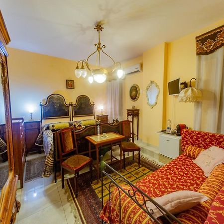 مبيت وإفطار موديكا Stanze Barocche المظهر الخارجي الصورة