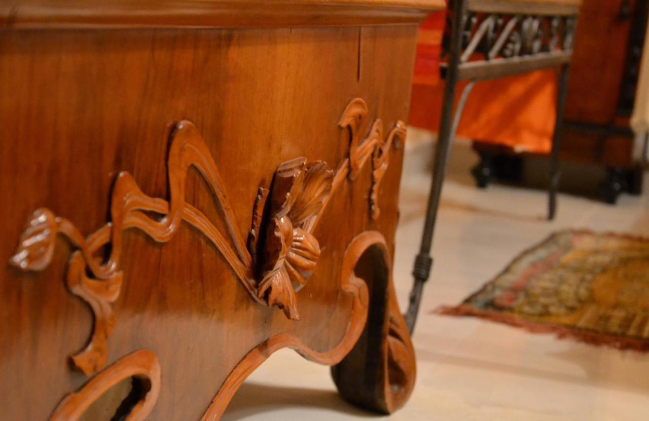 مبيت وإفطار موديكا Stanze Barocche المظهر الخارجي الصورة
