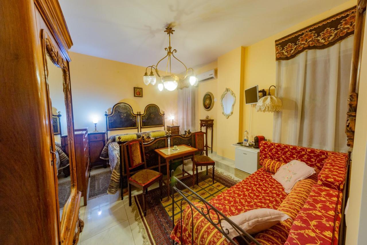 مبيت وإفطار موديكا Stanze Barocche المظهر الخارجي الصورة